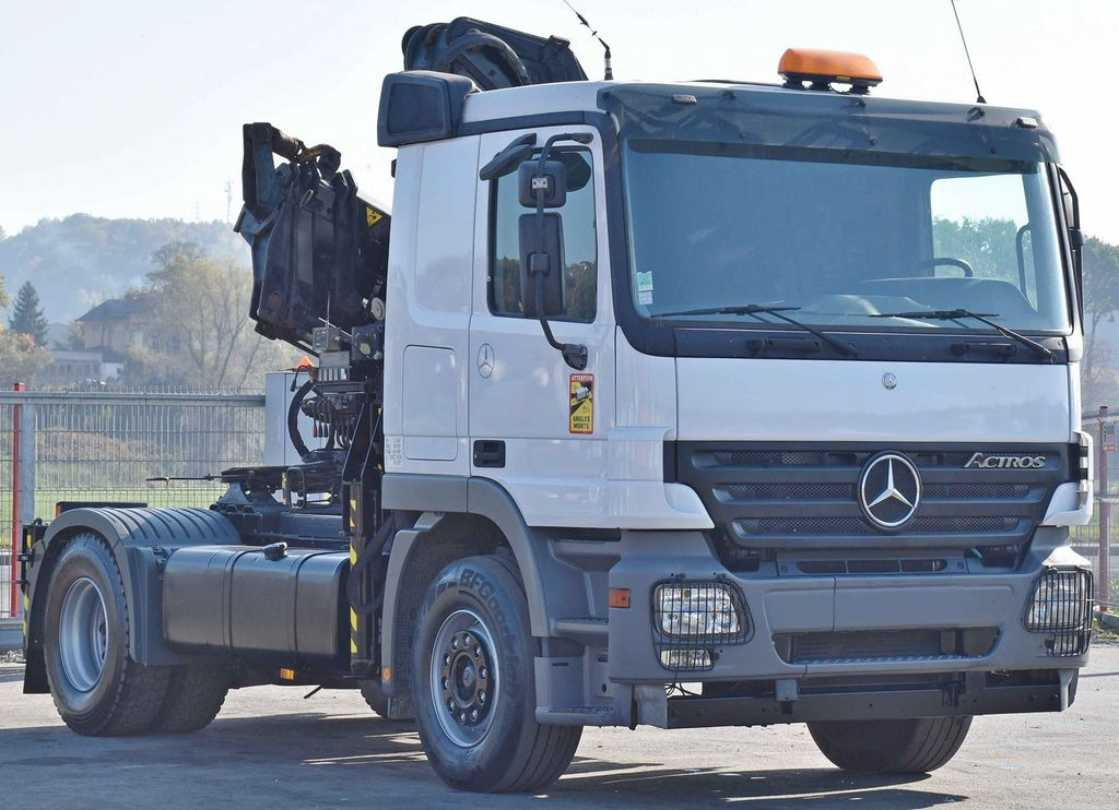 Mercedes-Benz ACTROS 1844 * Sattelzugmaschine *HIAB 330-5/FUNK - Cabeza tractora: foto 4 Mercedes-Benz ACTROS 1844 * Sattelzugmaschine *HIAB 330-5/FUNK - Cabeza tractora: foto 4