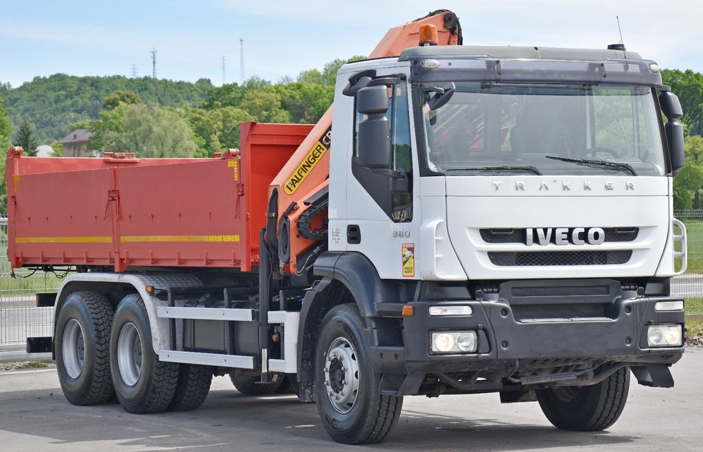 Iveco TRAKKER 360 * Kipper 5,60m* KRAN /FUNK * 6x4 - Camión grúa, Volquete camión: foto 3 Iveco TRAKKER 360 * Kipper 5,60m* KRAN /FUNK * 6x4 - Camión grúa, Volquete camión: foto 3