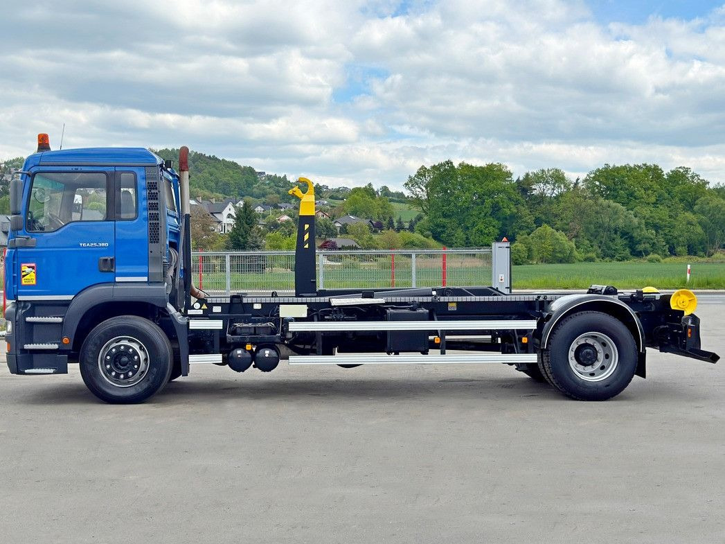 MAN TGA 18.310 Abrollkipper * Top Zustand! MAN TGA 18.310 Abrollkipper * Top Zustand! - Multibasculante camión: foto 5 MAN TGA 18.310 Abrollkipper * Top Zustand! MAN TGA 18.310 Abrollkipper * Top Zustand! - Multibasculante camión: foto 5