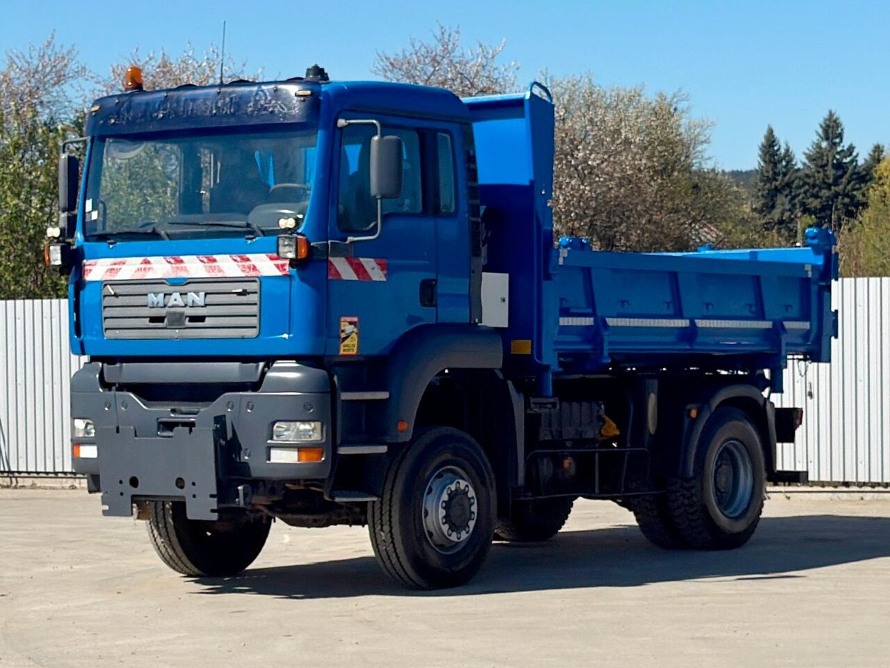 MAN TGA 18.410 * Kipper 4,10 m * 4x4 * TOPZUSTAND - Volquete camión, Camión grúa: foto 5 MAN TGA 18.410 * Kipper 4,10 m * 4x4 * TOPZUSTAND - Volquete camión, Camión grúa: foto 5