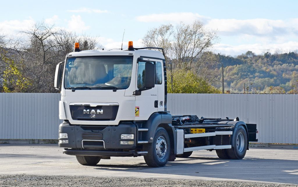 MAN TGS 18.320 Abrollkipper * Top Zustand! MAN TGS 18.320 Abrollkipper * Top Zustand! - Multibasculante camión: foto 1 MAN TGS 18.320 Abrollkipper * Top Zustand! MAN TGS 18.320 Abrollkipper * Top Zustand! - Multibasculante camión: foto 1