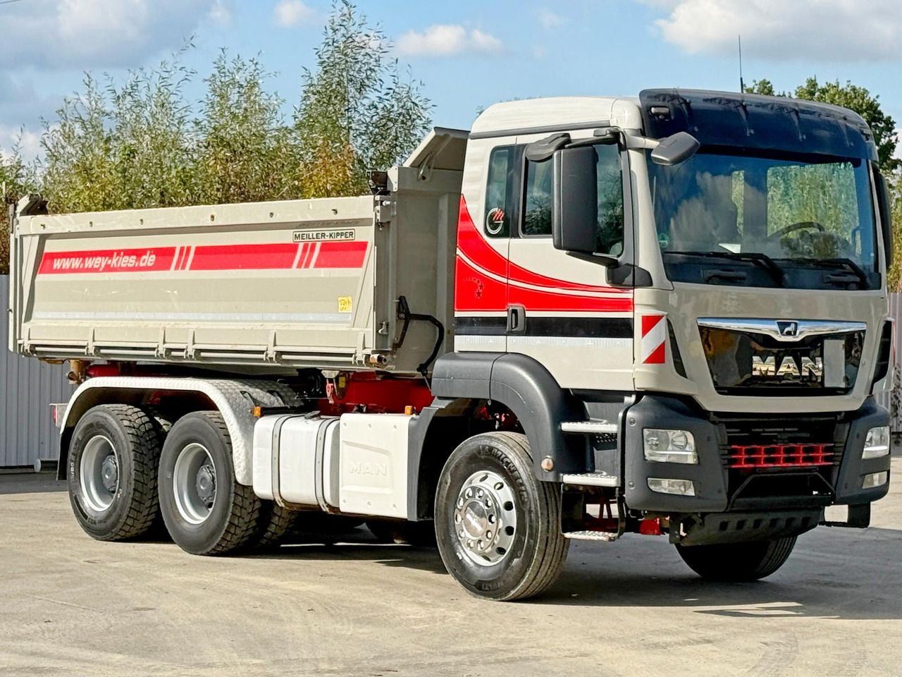 MAN TGS 26.460 * Kipper 4,90m+BORDMATIC * 6x4 * TOP - Volquete camión, Camión grúa: foto 4 MAN TGS 26.460 * Kipper 4,90m+BORDMATIC * 6x4 * TOP - Volquete camión, Camión grúa: foto 4