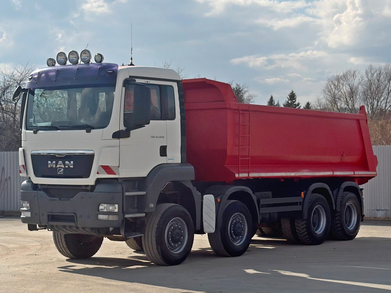 MAN TGS 41.440 KIPPER * 8x6 * TOPZUSTAND - Volquete camión: foto 2 MAN TGS 41.440 KIPPER * 8x6 * TOPZUSTAND - Volquete camión: foto 2