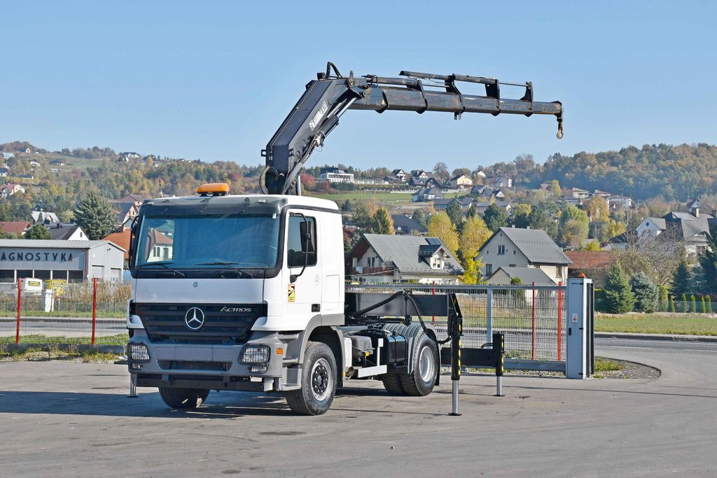 Mercedes-Benz ACTROS 1844 * Sattelzugmaschine *HIAB 330-5/FUNK - Camión grúa, Cabeza tractora: foto 2 Mercedes-Benz ACTROS 1844 * Sattelzugmaschine *HIAB 330-5/FUNK - Camión grúa, Cabeza tractora: foto 2