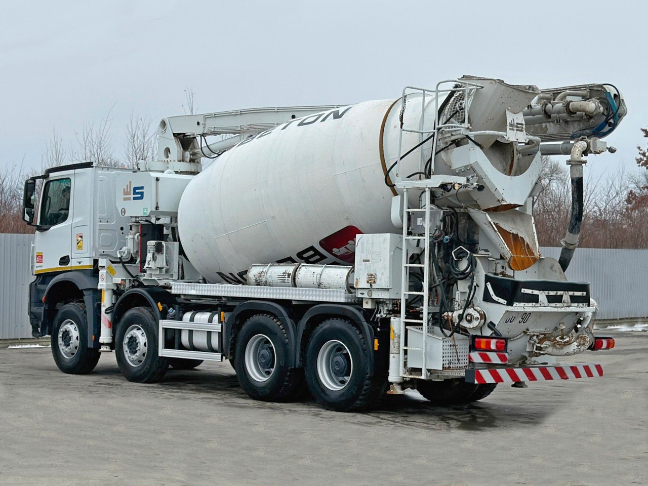 Bomba de hormigón Mercedes-Benz AROCS 3743 * Betonpumpe + FUNK * 8x4 * TOP: foto 7 Bomba de hormigón Mercedes-Benz AROCS 3743 * Betonpumpe + FUNK * 8x4 * TOP: foto 7