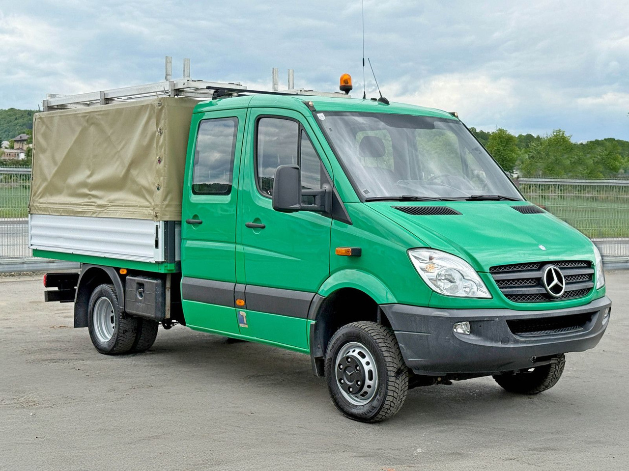 Mercedes-Benz Sprinter 516 CDI* Doppel Kabine! 4x4 *TOPZUSTAND - Volquete furgoneta: foto 4 Mercedes-Benz Sprinter 516 CDI* Doppel Kabine! 4x4 *TOPZUSTAND - Volquete furgoneta: foto 4