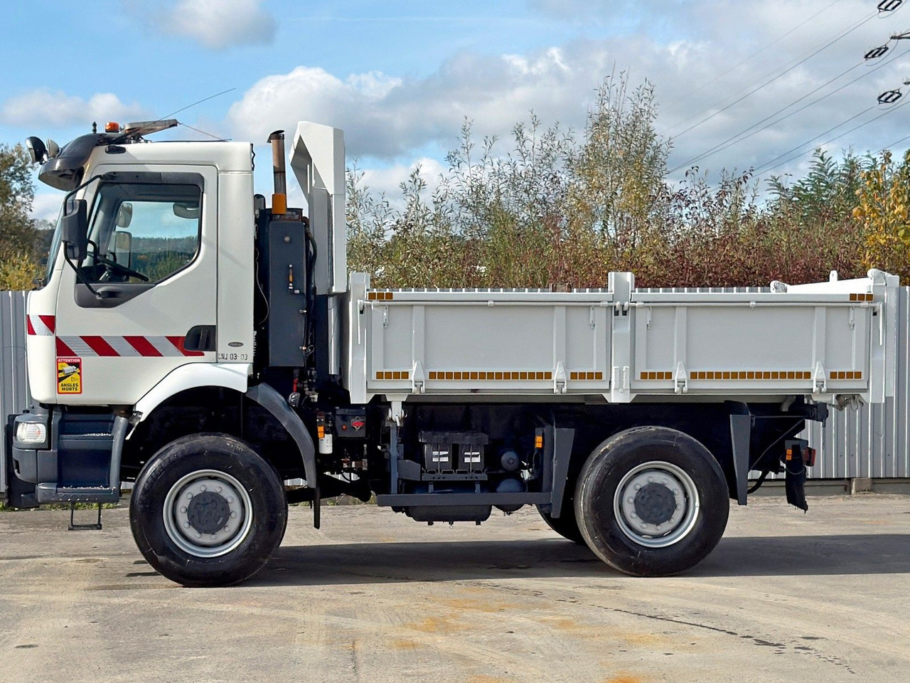 Renault MIDLUM 210 DCI* KIPPER 3,60m * 4x4 - Volquete camión: foto 5 Renault MIDLUM 210 DCI* KIPPER 3,60m * 4x4 - Volquete camión: foto 5