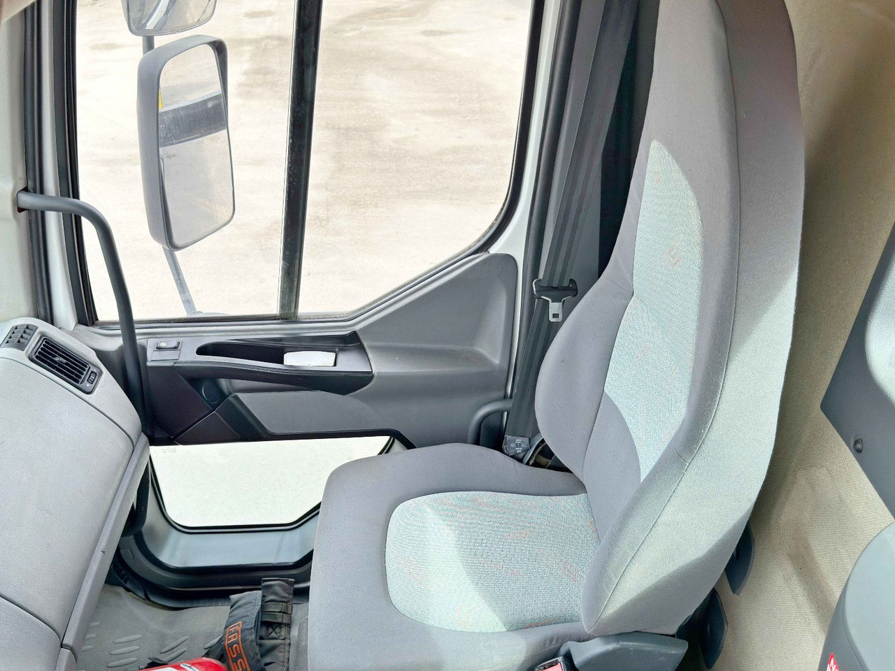 Grua de remolque autos Renault PREMIUM 320 * FASSI F240B.22 + FUNK* TOP: foto 11 Grua de remolque autos Renault PREMIUM 320 * FASSI F240B.22 + FUNK* TOP: foto 11