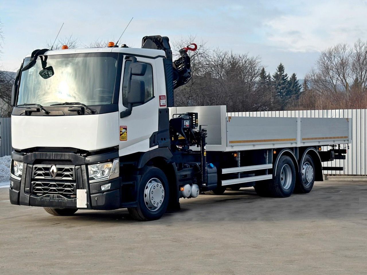 Renault T 380 * HIAB 111 B - 2 HIDUO + FUNK / 6x2! - Camión grúa, Camión caja abierta: foto 4 Renault T 380 * HIAB 111 B - 2 HIDUO + FUNK / 6x2! - Camión grúa, Camión caja abierta: foto 4