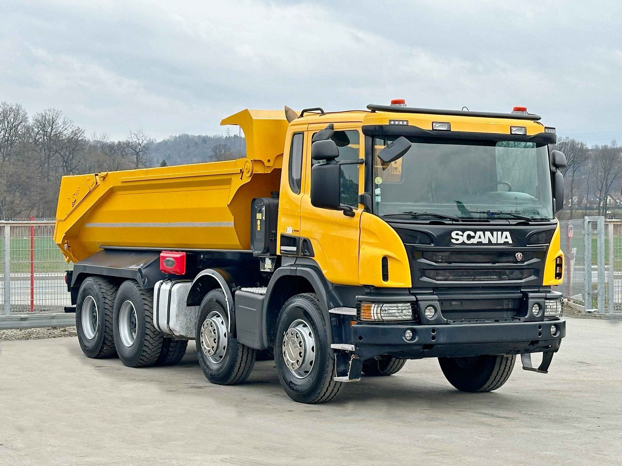 Scania P 400 Kipper * 8x4 * TOPZUSTAND ! - Volquete camión: foto 1 Scania P 400 Kipper * 8x4 * TOPZUSTAND ! - Volquete camión: foto 1