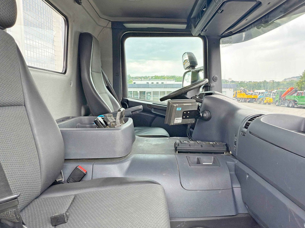 Camión grúa, Camión caja abierta Scania P 410*PLATFORM 7,00m*HIAB 244 E-5 HIPRO+FUNK/8x4 Scania P 410*PRITSCHE 7,00m*HIAB 244 E-5 HIPRO+FUNK/8x4: foto 11