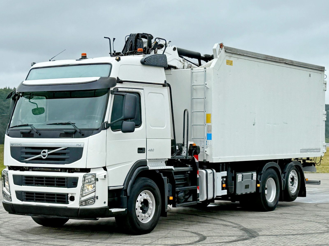 Volvo FM 420 Kipper 6,20 m * EPSILON Q150L75 *TOP - Camión grúa: foto 3 Volvo FM 420 Kipper 6,20 m * EPSILON Q150L75 *TOP - Camión grúa: foto 3