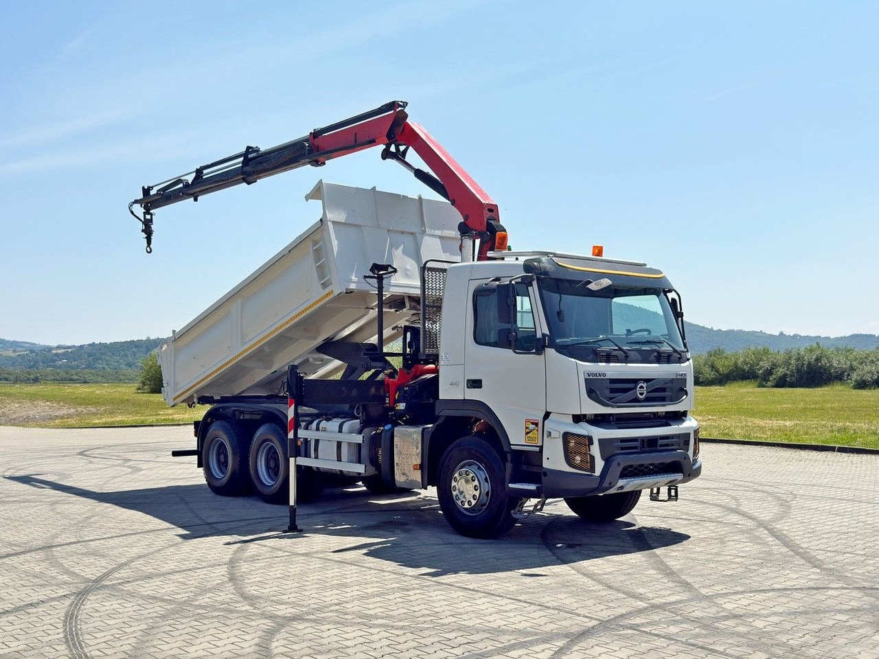 Volvo FMX 410 Kipper 4,70m *PK 14002-EH B/FUNK *6x4 - Camión grúa: foto 2 Volvo FMX 410 Kipper 4,70m *PK 14002-EH B/FUNK *6x4 - Camión grúa: foto 2
