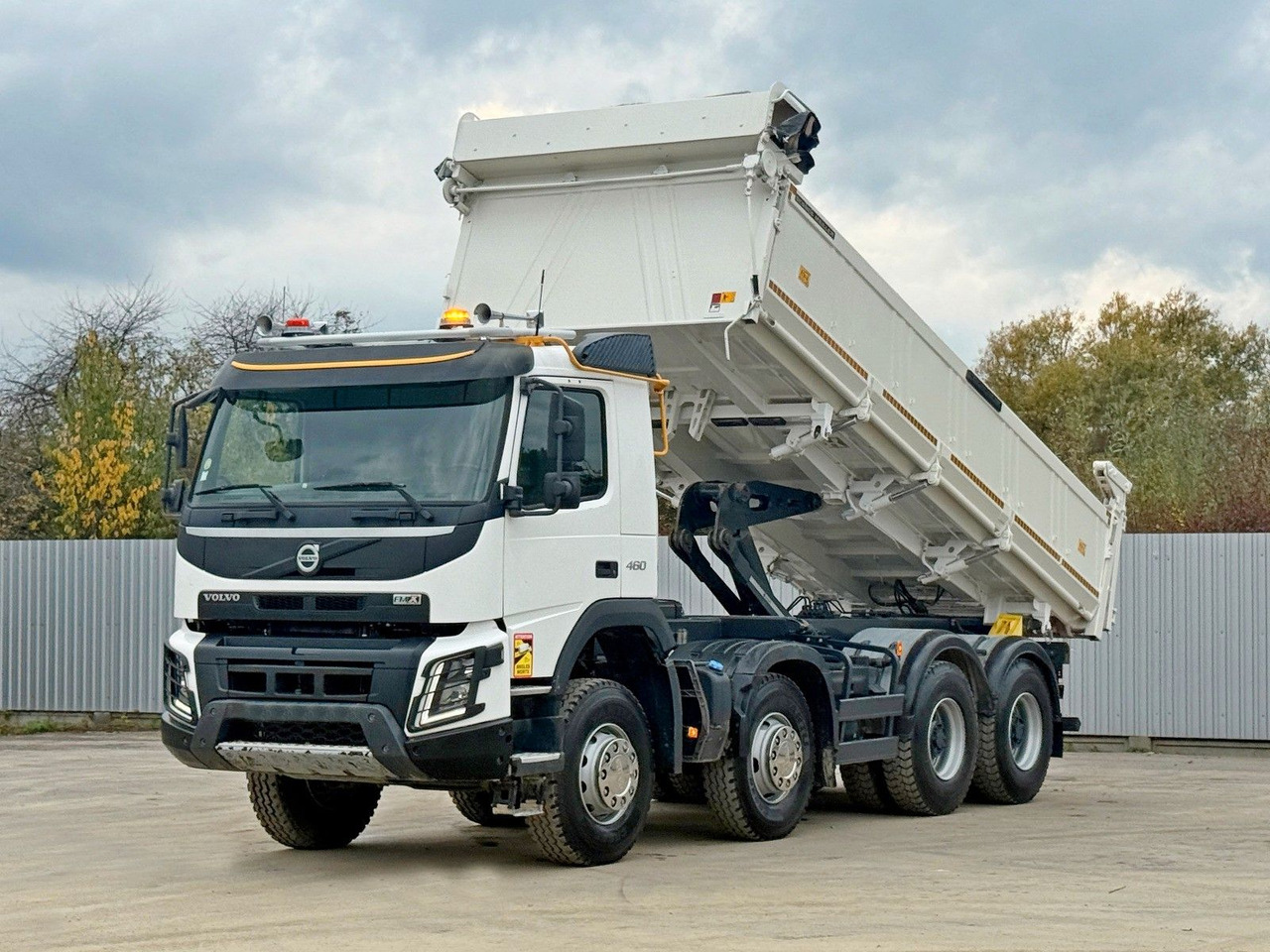 Volvo FMX 460 Kipper * BORDMATIC * 8x4 * TOPZUSTAND - Volquete camión: foto 4 Volvo FMX 460 Kipper * BORDMATIC * 8x4 * TOPZUSTAND - Volquete camión: foto 4
