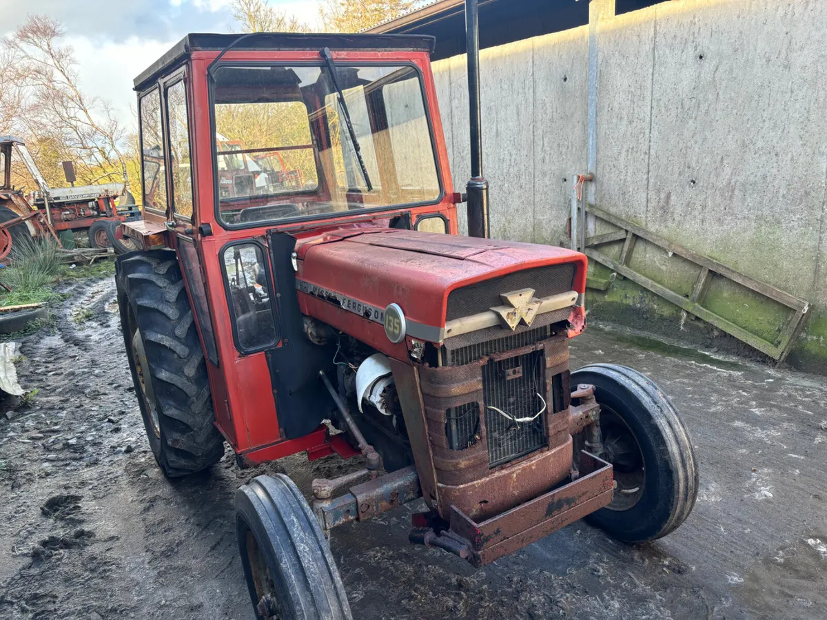 Massey Ferguson 135 - Tractor: foto 2 Massey Ferguson 135 - Tractor: foto 2