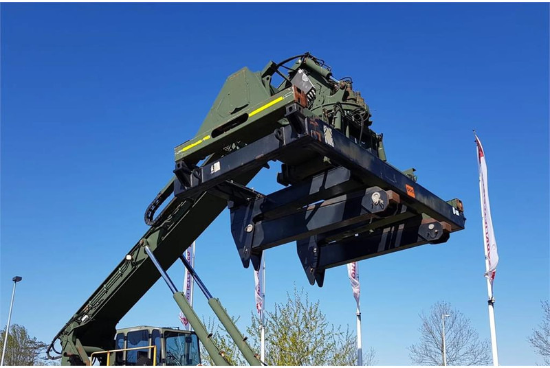 Kalmar Foldable Forks Attachment for ISO Spreaders - Implemento para Equipo de manutención: foto 2 Kalmar Foldable Forks Attachment for ISO Spreaders - Implemento para Equipo de manutención: foto 2