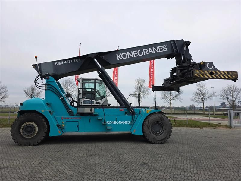 KONECRANES SMV 4531 TC5 - Reach stacker: foto 1 KONECRANES SMV 4531 TC5 - Reach stacker: foto 1