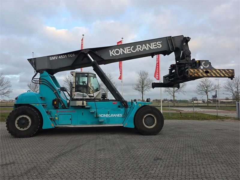 KONECRANES SMV 4531 TC5 - Reach stacker: foto 1 KONECRANES SMV 4531 TC5 - Reach stacker: foto 1