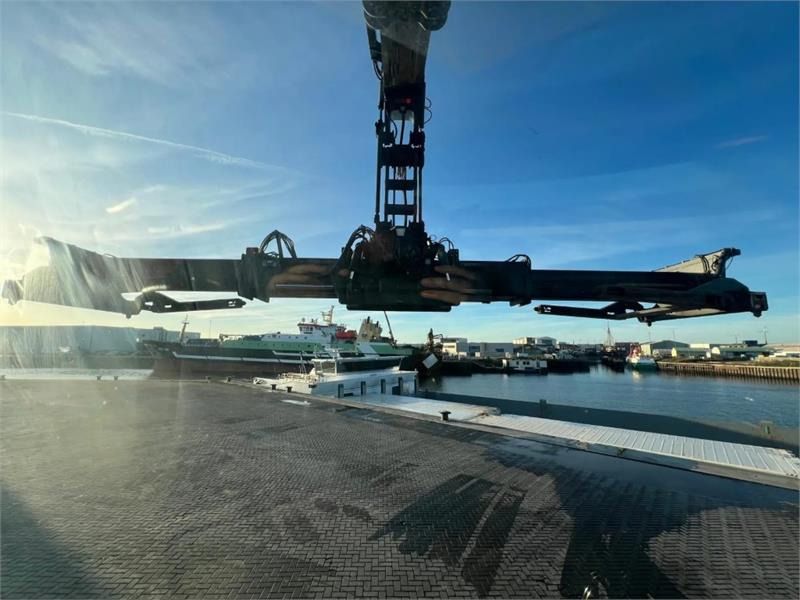 Kalmar DRG450-75S6HCXS Barge Handler - Reach stacker: foto 3 Kalmar DRG450-75S6HCXS Barge Handler - Reach stacker: foto 3