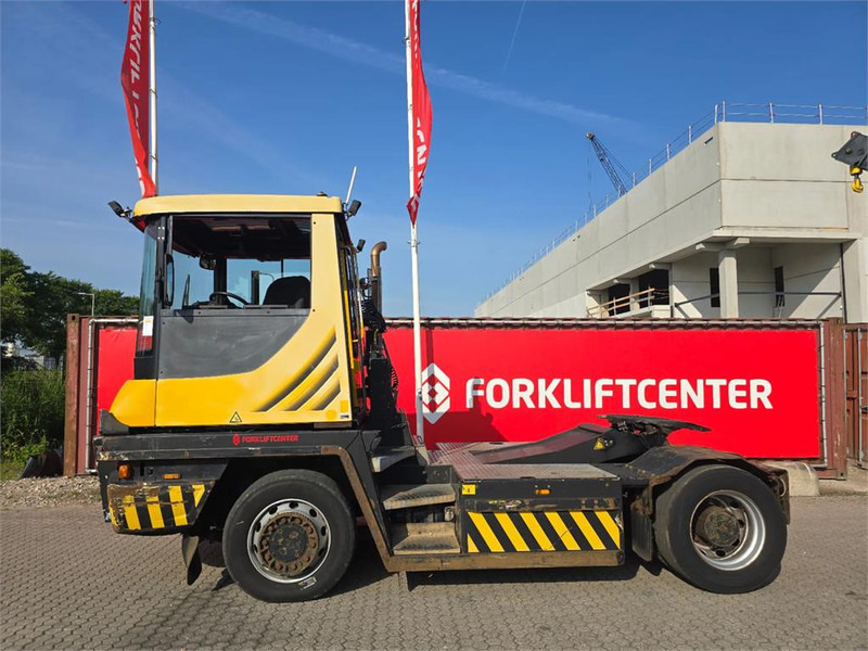 Terberg RT223 4x4 - Tractor industrial: foto 4 Terberg RT223 4x4 - Tractor industrial: foto 4