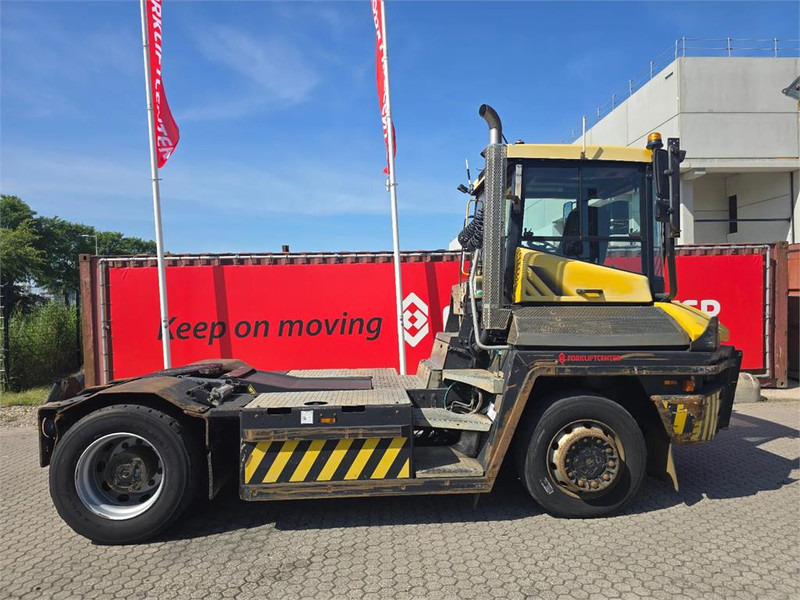 Terberg RT223 4x4 - Tractor industrial: foto 3 Terberg RT223 4x4 - Tractor industrial: foto 3