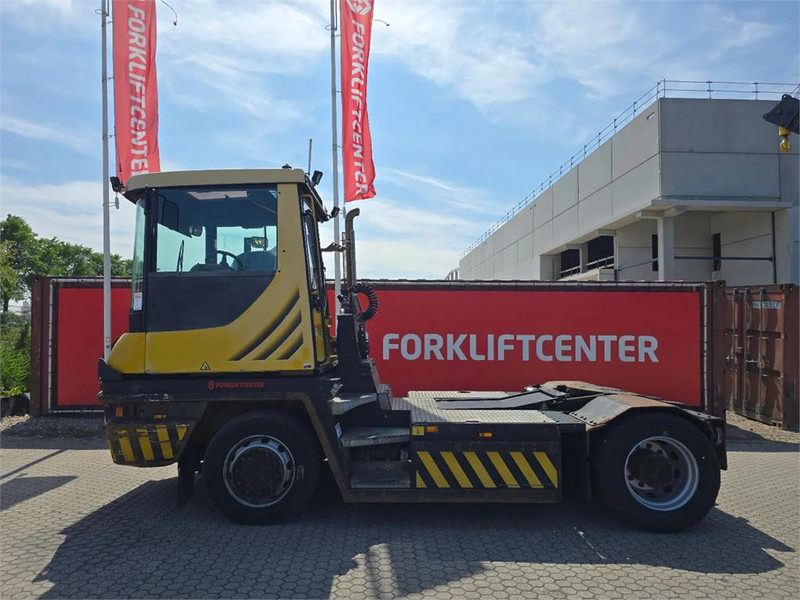 Terberg RT223 4x4 - Tractor industrial: foto 4 Terberg RT223 4x4 - Tractor industrial: foto 4