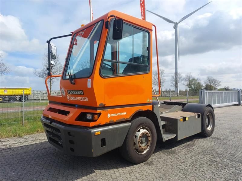 Terberg YT222 - Tractor industrial: foto 2 Terberg YT222 - Tractor industrial: foto 2