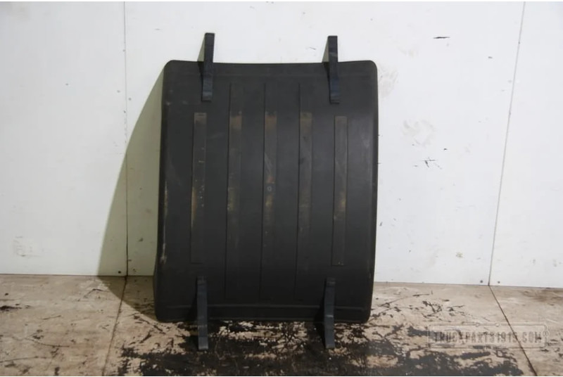 Iveco Body & Chassis Parts Bovenkap Iveco - Guardabarros para Camión: foto 1 Iveco Body & Chassis Parts Bovenkap Iveco - Guardabarros para Camión: foto 1