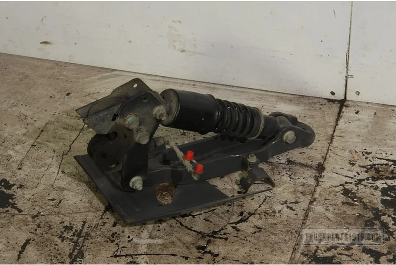 Renault Body & Chassis Parts Cabine vergrendeling RH RENAUL - Suspensión de cabina para Camión: foto 1 Renault Body & Chassis Parts Cabine vergrendeling RH RENAUL - Suspensión de cabina para Camión: foto 1