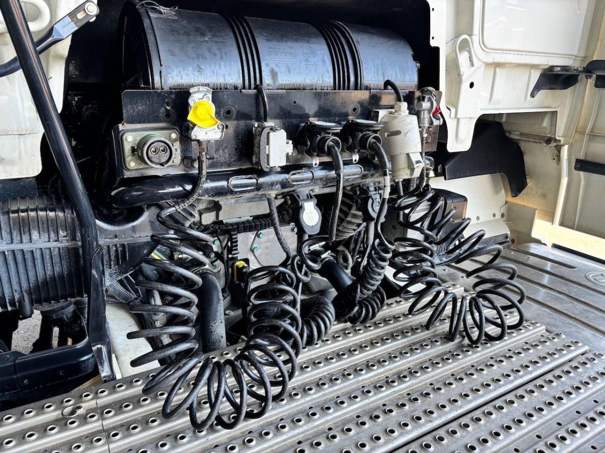 Cabeza tractora MAN TGX 18.640: foto 19