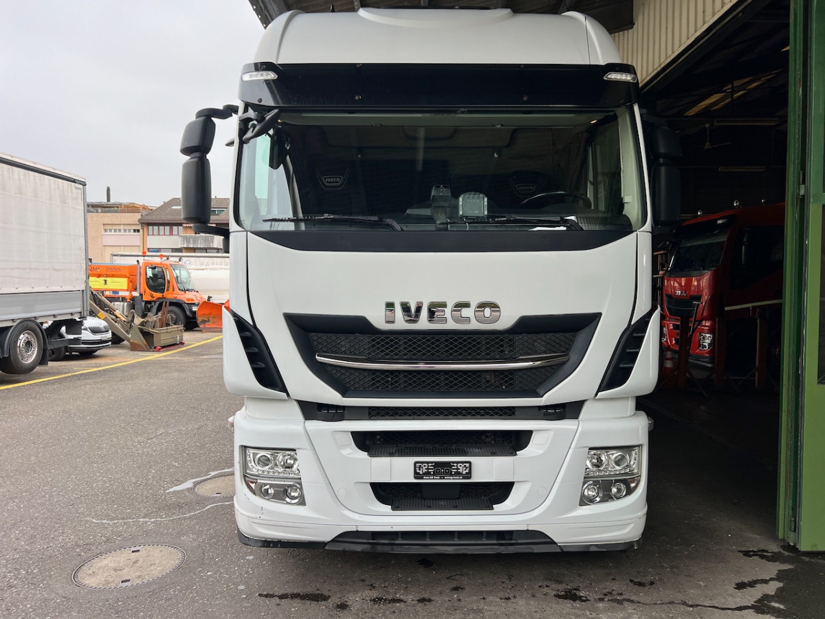 IVECO 190S46 Stralis - Camión caja cerrada: foto 3 IVECO 190S46 Stralis - Camión caja cerrada: foto 3