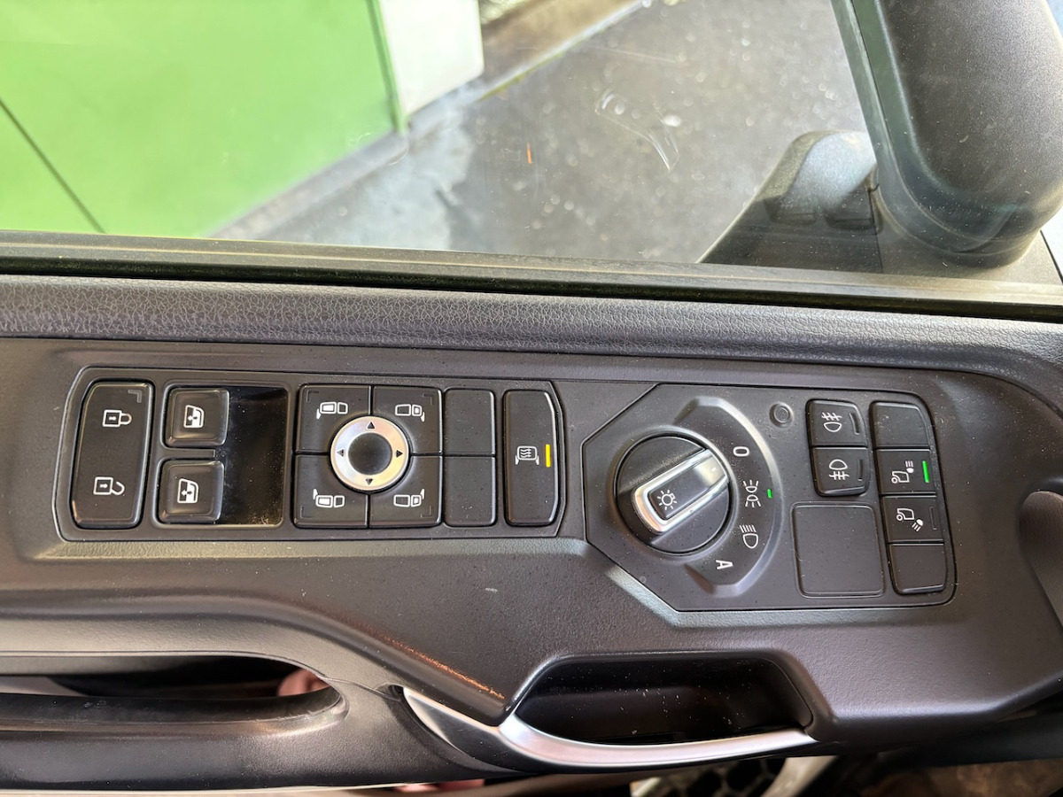 Portacontenedor de cadenas camión SCANIA G360: foto 6