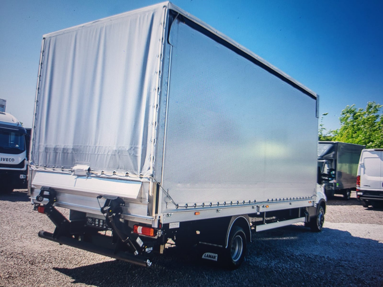 Iveco Daily 70 C18 Pritsche-Plane BÃR - Furgoneta con caja de lona: foto 2 Iveco Daily 70 C18 Pritsche-Plane BÃR - Furgoneta con caja de lona: foto 2