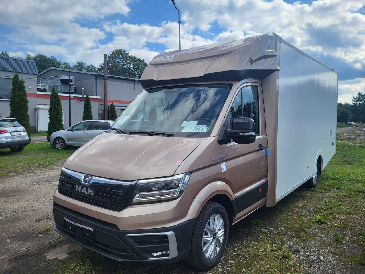 MAN TGE 3.180 Koffer mit Schlafbett - Furgoneta, Furgoneta combi: foto 1 MAN TGE 3.180 Koffer mit Schlafbett - Furgoneta, Furgoneta combi: foto 1