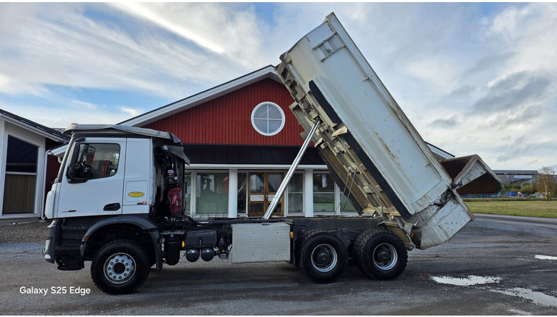 Mercedes-Benz 3558 6x4 2022 ONLY 113 tkm - Volquete camión: foto 3 Mercedes-Benz 3558 6x4 2022 ONLY 113 tkm - Volquete camión: foto 3
