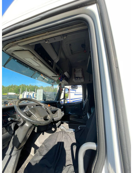 Chasis camión Volvo FH500 6x2: foto 11