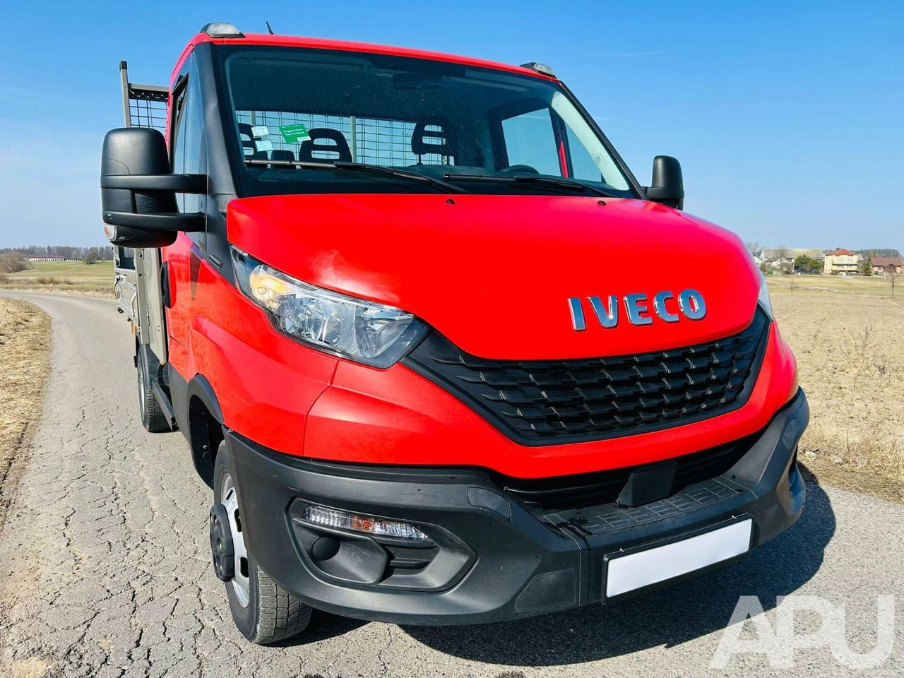 IVECO WYWROTKA 35C120 - Volquete furgoneta: foto 4 IVECO WYWROTKA 35C120 - Volquete furgoneta: foto 4