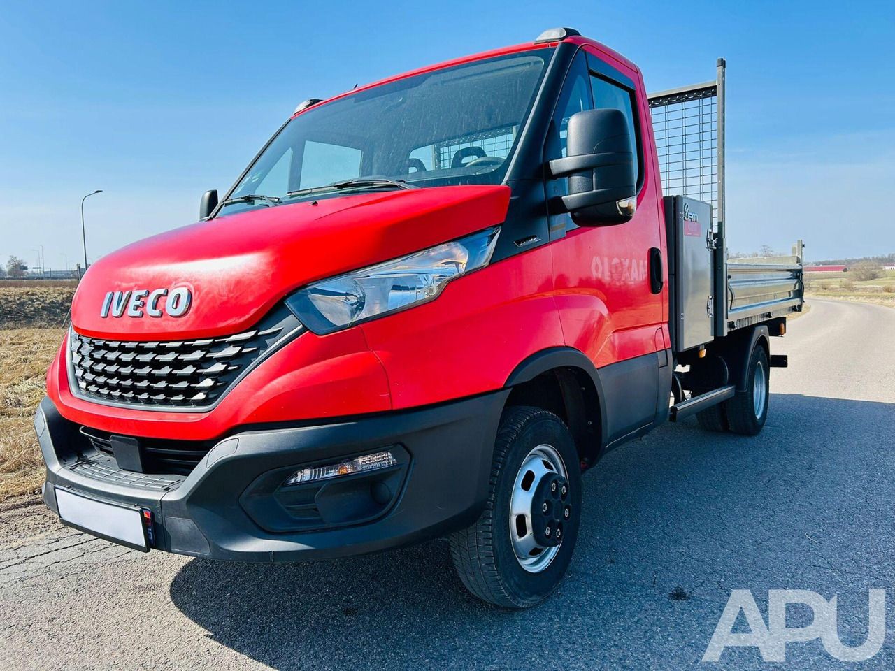 IVECO WYWROTKA 35C120 - Volquete furgoneta: foto 3 IVECO WYWROTKA 35C120 - Volquete furgoneta: foto 3