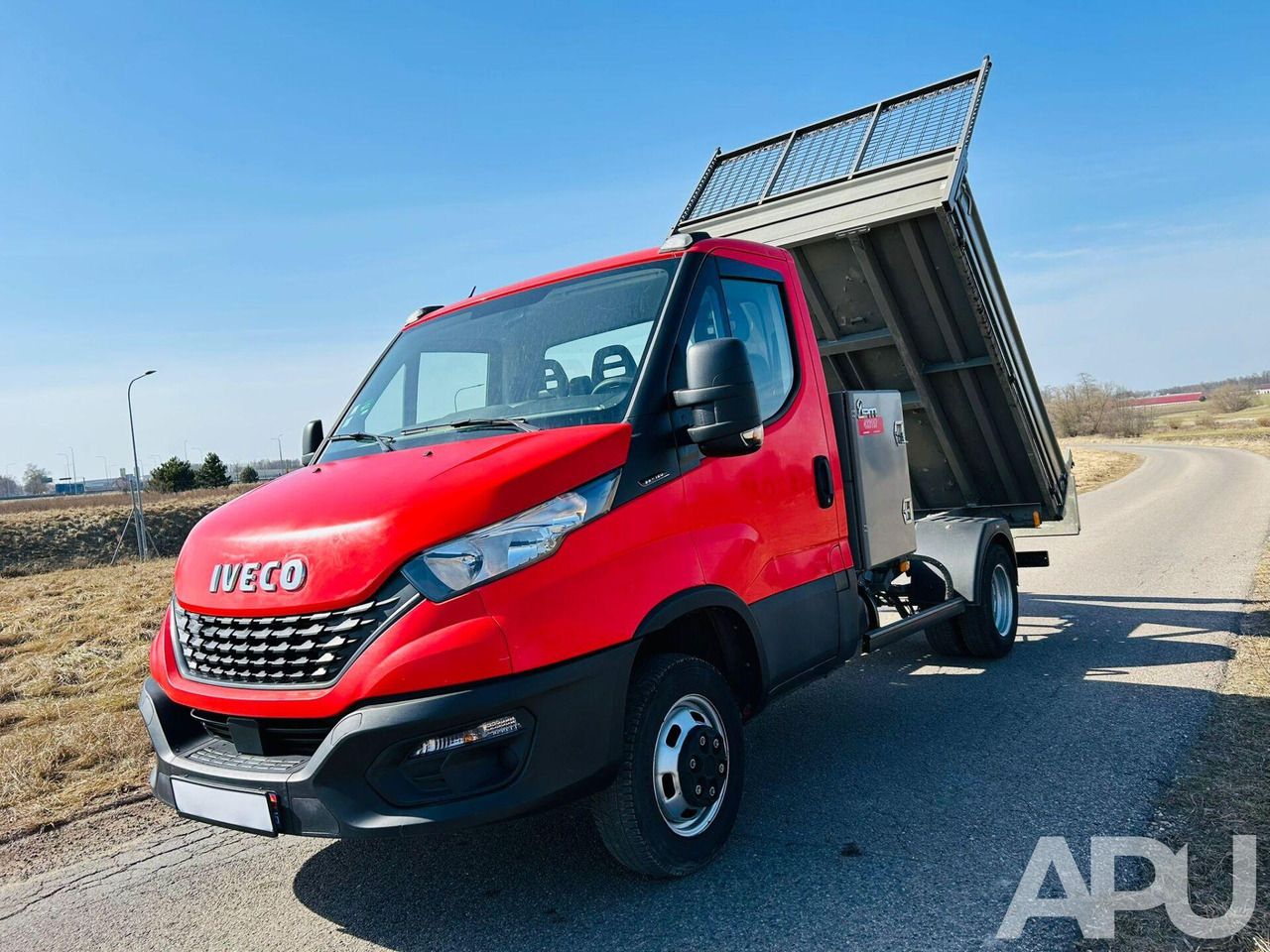 IVECO WYWROTKA 35C120 - Volquete furgoneta: foto 1 IVECO WYWROTKA 35C120 - Volquete furgoneta: foto 1