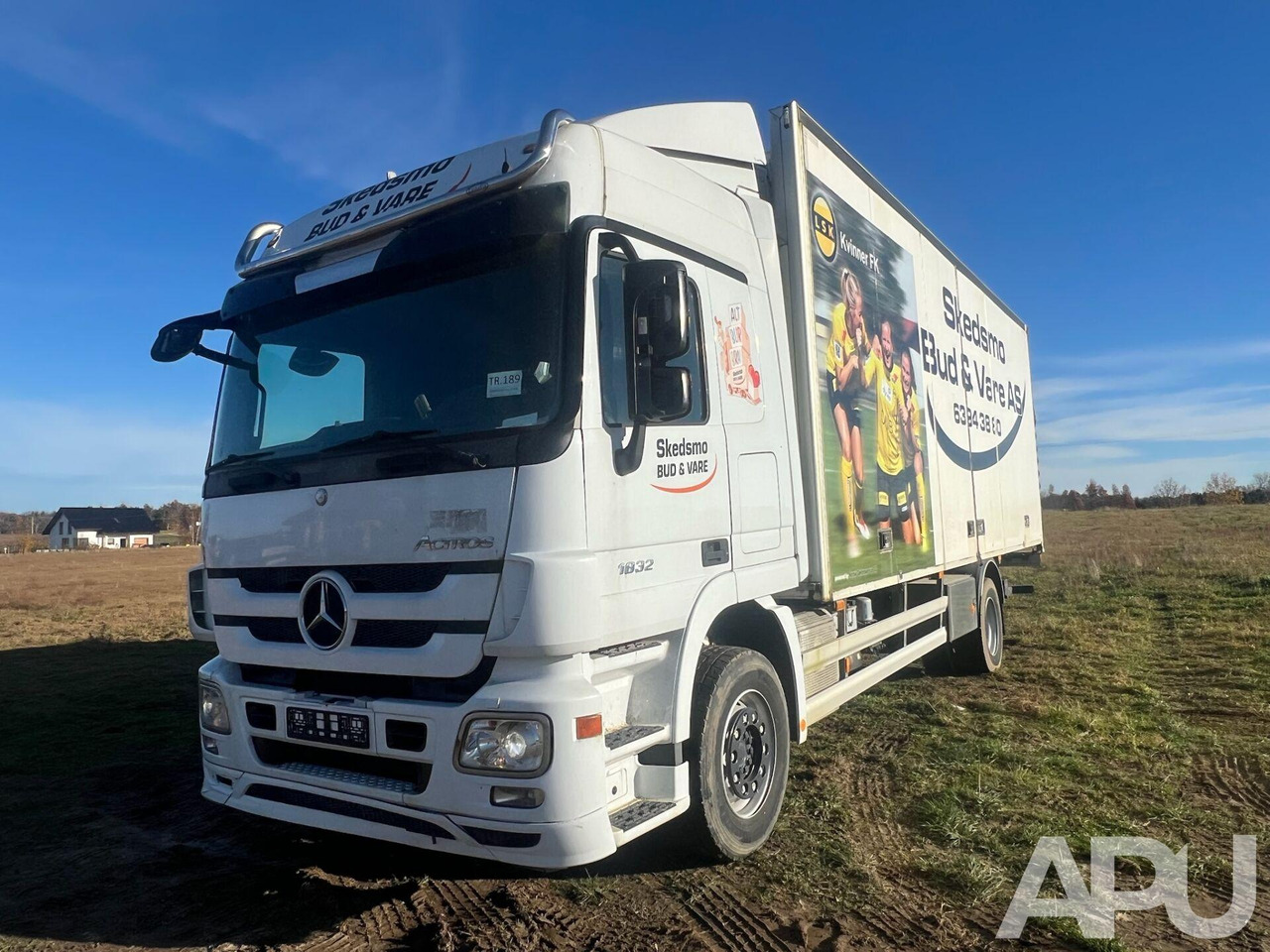 Mercedes Actros 1832 - Camión caja cerrada: foto 1 Mercedes Actros 1832 - Camión caja cerrada: foto 1
