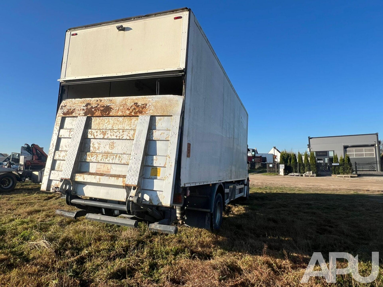 Mercedes-Benz Axor 1829 - Camión caja cerrada: foto 5 Mercedes-Benz Axor 1829 - Camión caja cerrada: foto 5