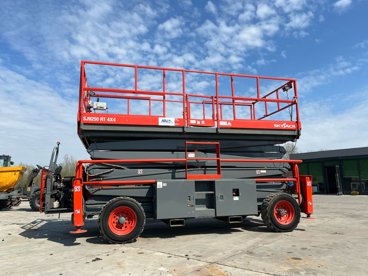 SKYJACK SJ 9250 4×4 - Plataforma de tijeras: foto 4 SKYJACK SJ 9250 4×4 - Plataforma de tijeras: foto 4