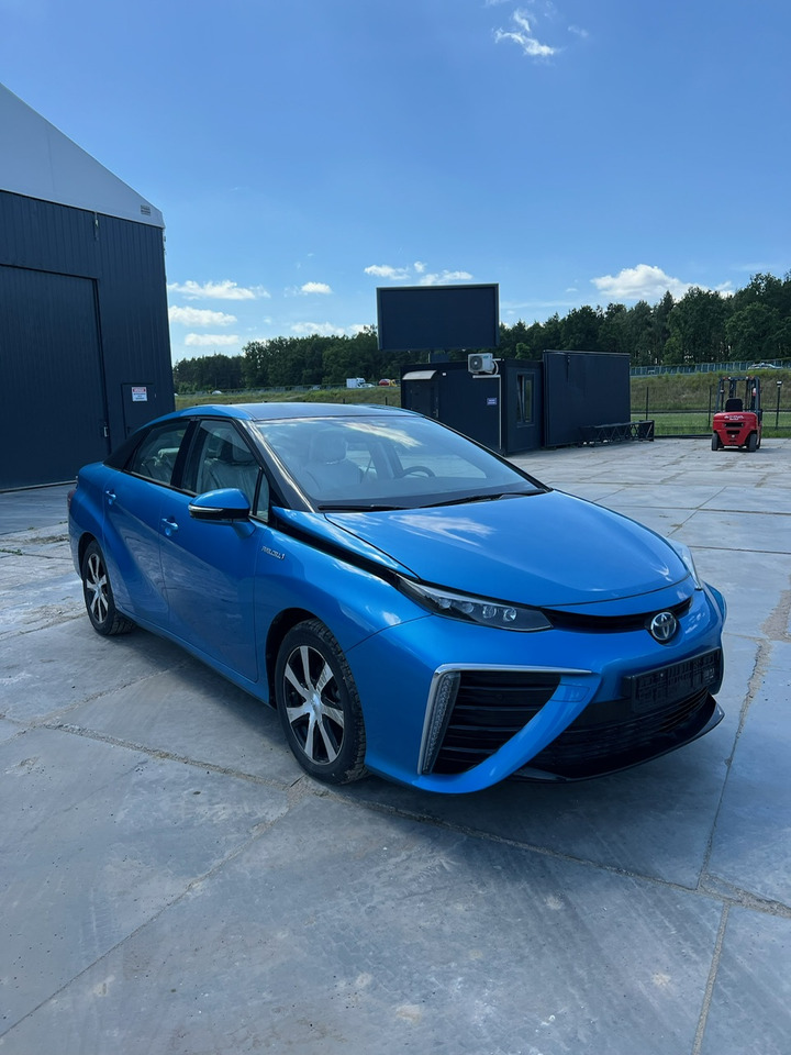 Toyota Mirai - Sedan: foto 4 Toyota Mirai - Sedan: foto 4