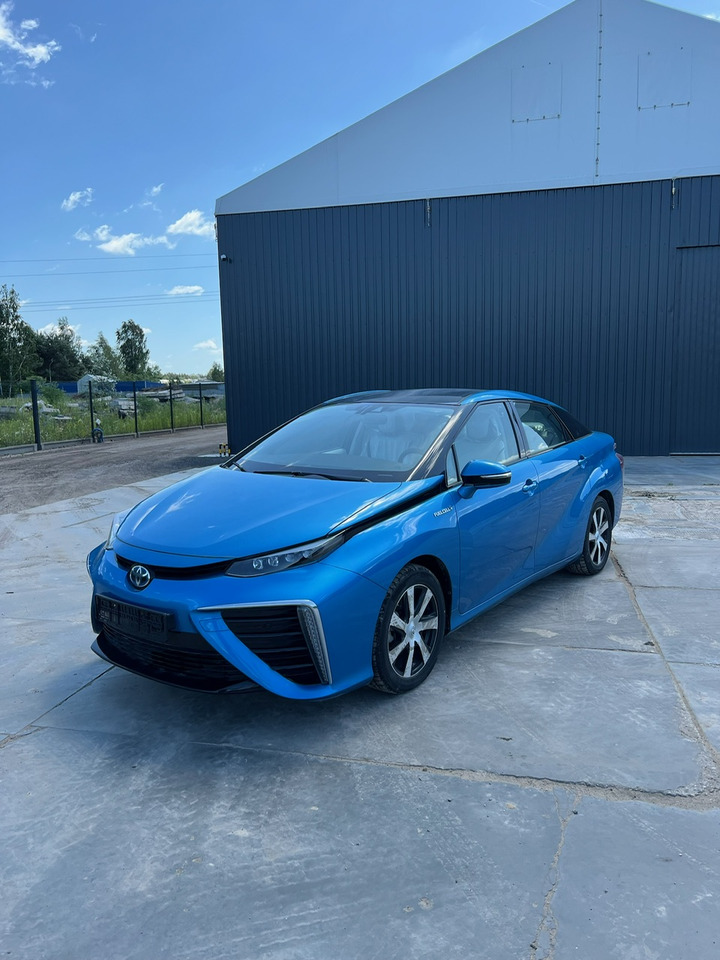 Toyota Mirai - Sedan: foto 1 Toyota Mirai - Sedan: foto 1