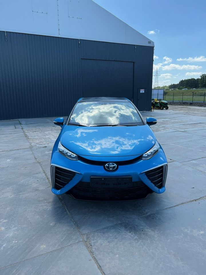 Toyota Mirai - Sedan: foto 3 Toyota Mirai - Sedan: foto 3