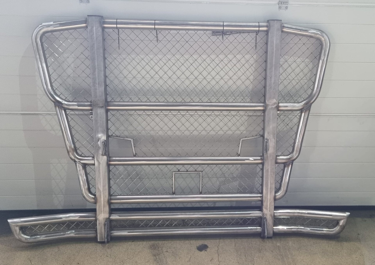 Volvo FH4 BULLBAR RVS primer NIET GESPOTEN 000010 - Carrocería y exterior para Camión: foto 2 Volvo FH4 BULLBAR RVS primer NIET GESPOTEN 000010 - Carrocería y exterior para Camión: foto 2
