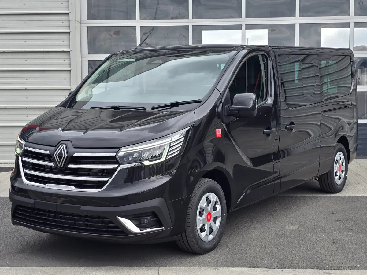 2025 Renault Trafic Combi 170BHP Auto - Furgoneta combi: foto 2 2025 Renault Trafic Combi 170BHP Auto - Furgoneta combi: foto 2
