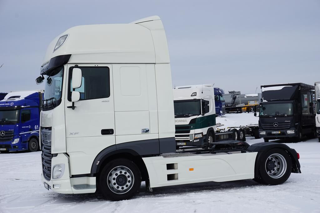 DAF 106 / 480 / EURO 6 / ACC / MEGA / LOW DECK / SUPER SPACE CAB - Cabeza tractora: foto 3 DAF 106 / 480 / EURO 6 / ACC / MEGA / LOW DECK / SUPER SPACE CAB - Cabeza tractora: foto 3