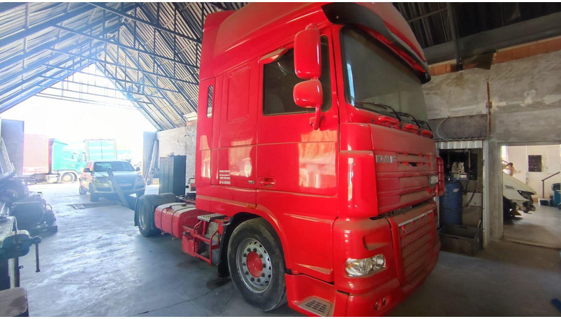 DAF XF 105.460 Lowdeck - MEGA - Cabeza tractora: foto 4 DAF XF 105.460 Lowdeck - MEGA - Cabeza tractora: foto 4