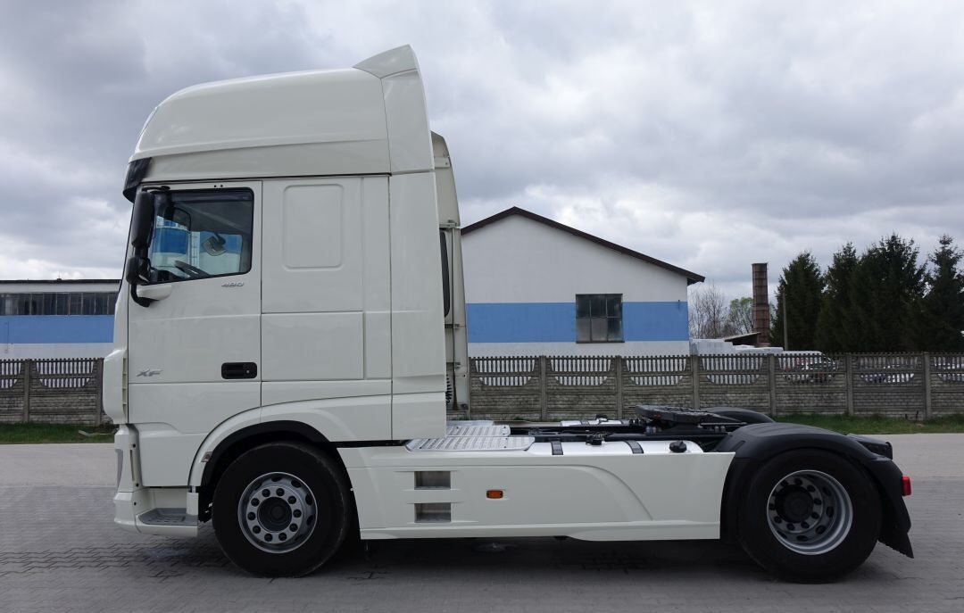 Cabeza tractora DAF XF 480 FT / SUPER SPACE CAB / STANDARD / EURO 6 / INTARDER: foto 10 Cabeza tractora DAF XF 480 FT / SUPER SPACE CAB / STANDARD / EURO 6 / INTARDER: foto 10